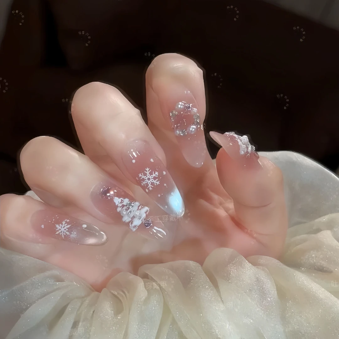 初雪猫眼 手工穿戴甲猫眼圣诞显白高级感美甲秋冬穿戴甲指甲贴