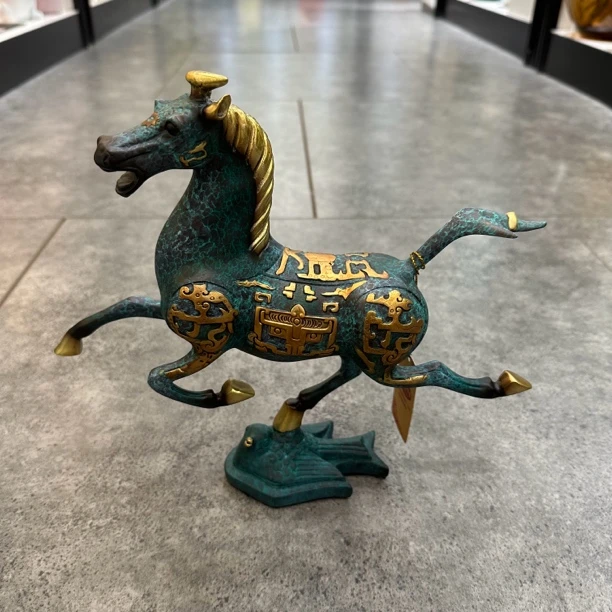 黄铜马踏飞燕手工招财家居办公室特色旅游纪念品创意工艺品摆设