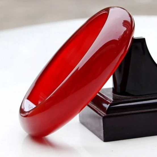 纯天然巴西红玛瑙玉手镯女玉镯子冰种水晶玉髓手镯