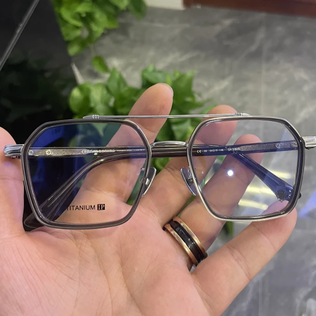 勊罗心时尚复古双梁纯钛防蓝光变色电脑镜穿衣搭配眼镜可配镜片