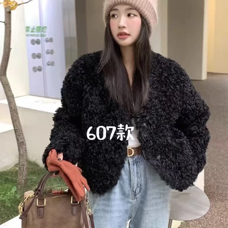 小香风羊卷毛外套女短款秋冬复合皮毛一体小个子韩系v领毛毛上衣