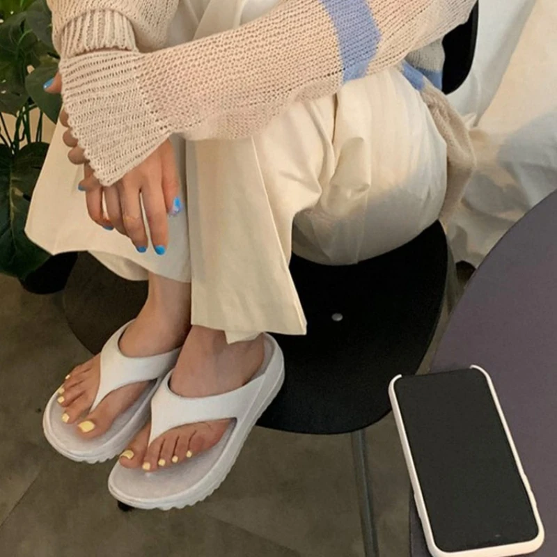 韩国东大门代购夏季百搭厚底凉拖鞋女外穿罗马夹脚沙滩拖鞋人字拖