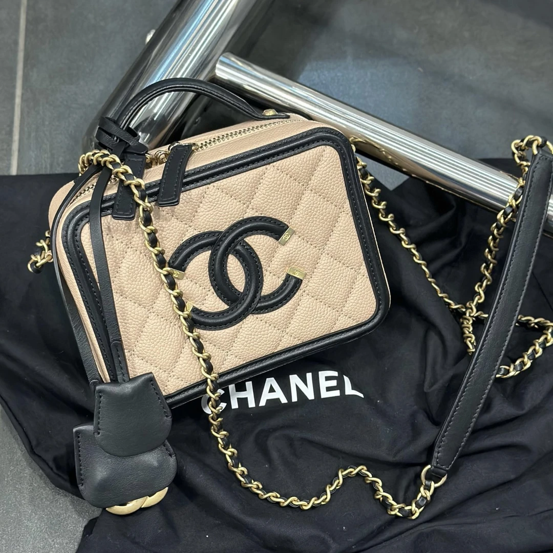 95新 Chanel/香奈儿 Chanel vanity case 奶茶色荔枝皮相机包