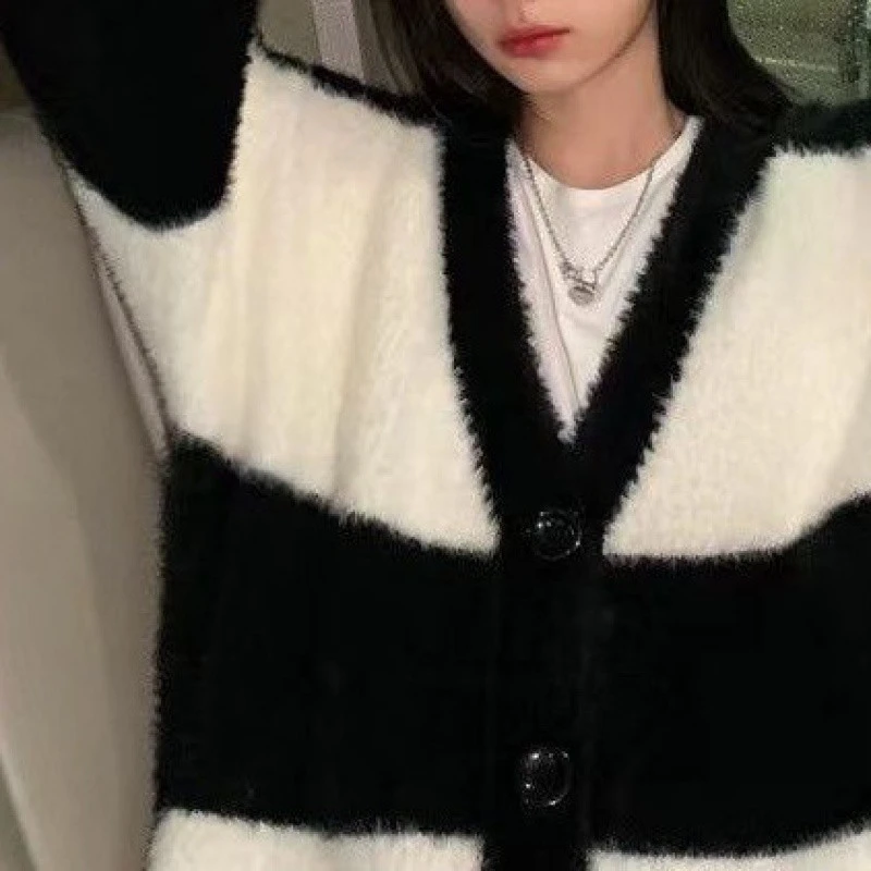 慵懒V领毛绒绒条纹拼色针织衫外套上衣女秋季软糯中长款加厚开衫