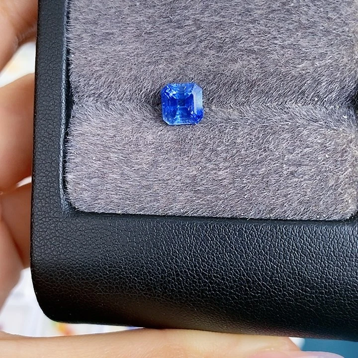 蓝宝石裸石未镶嵌2.03克拉