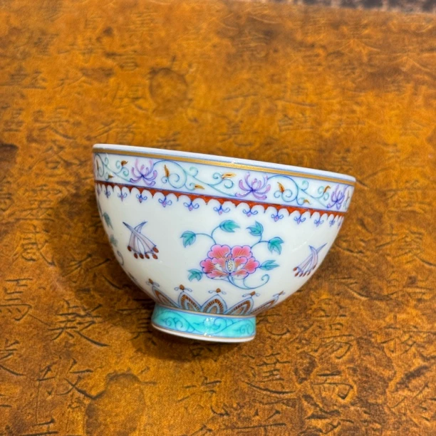 冉月观隐青花斗彩错金银杂宝鸡心杯120cc