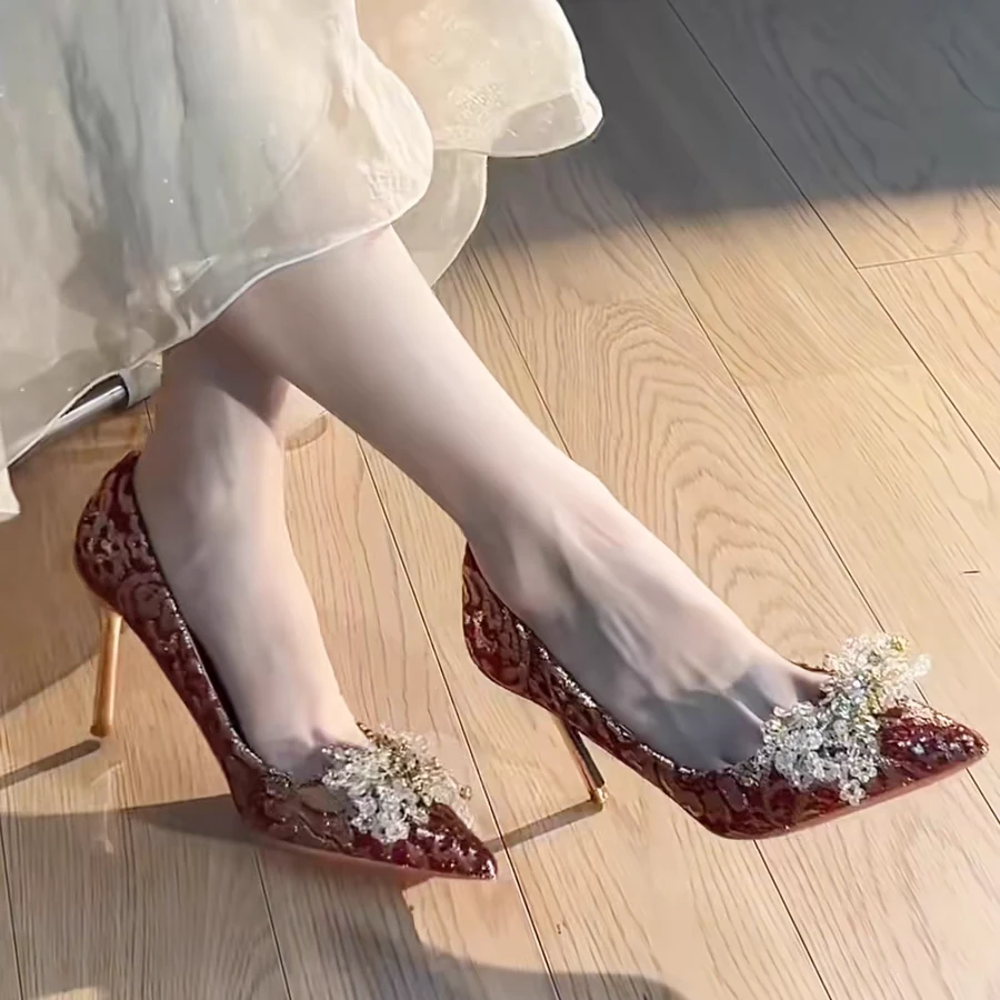 刺绣婚鞋新娘鞋2024新款秀禾服敬酒服气质订婚高跟鞋水晶鞋不累脚