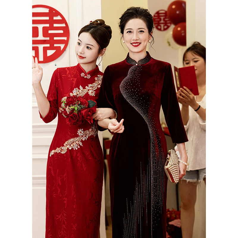 喜婆婆婚宴礼服中式新款红色丝绒烫钻高贵妈妈婚礼旗袍长袖秋冬季