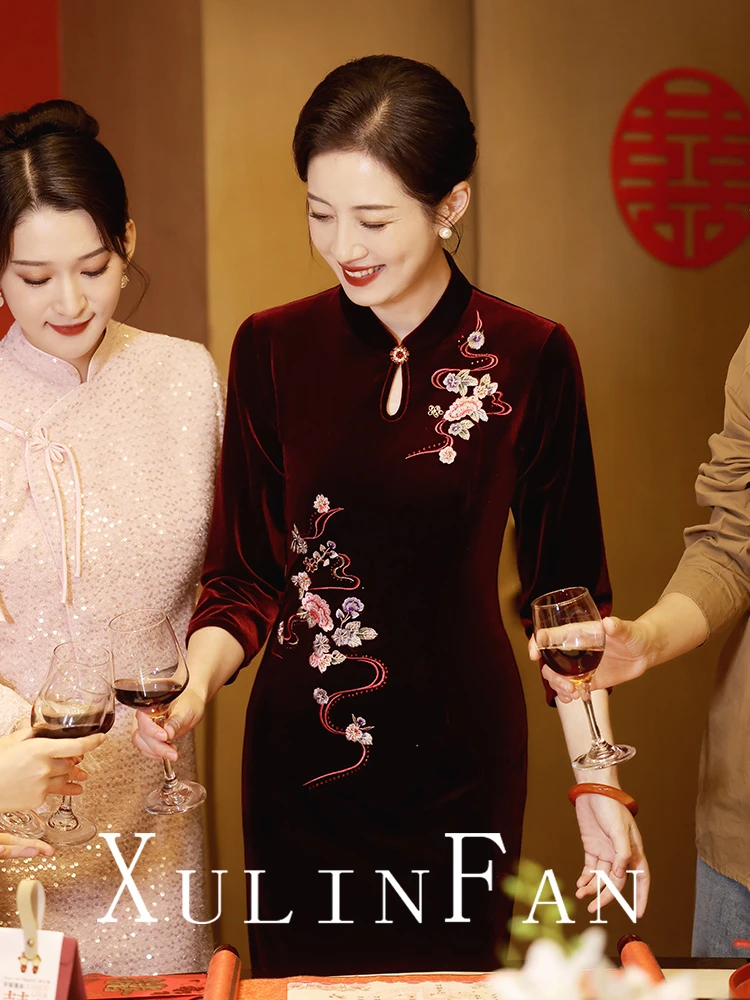 妈妈婚礼旗袍丝绒冬季年轻丈母娘礼服喜婆婆婚宴装喜服平时可穿