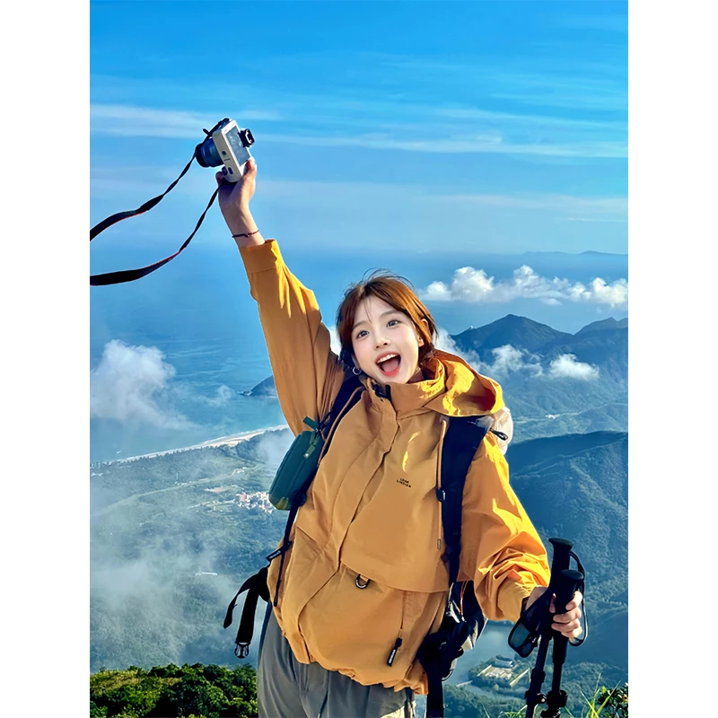 KSKM向日葵色冲锋衣男女2026春秋新款户外三合一高颜值情侣登山服