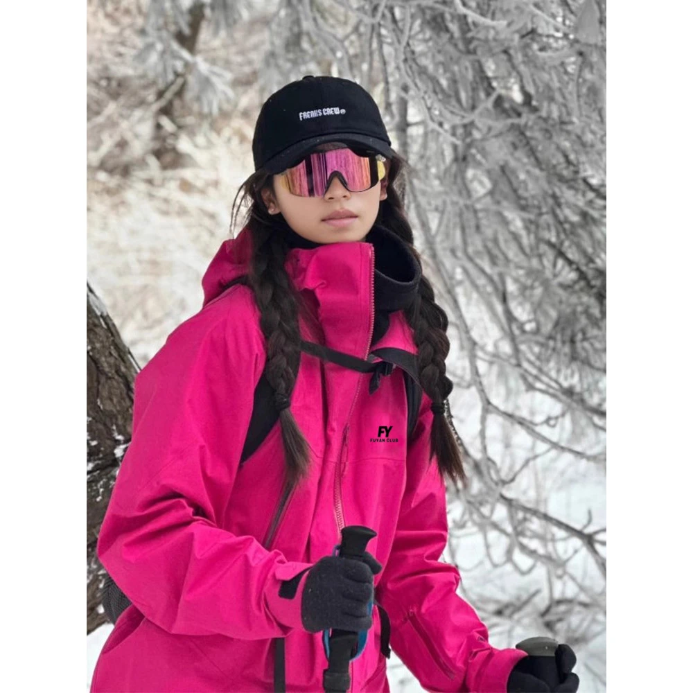 KSKM玫红色冲锋衣外套女2025春秋新款户外三合一多巴胺登山穿搭男