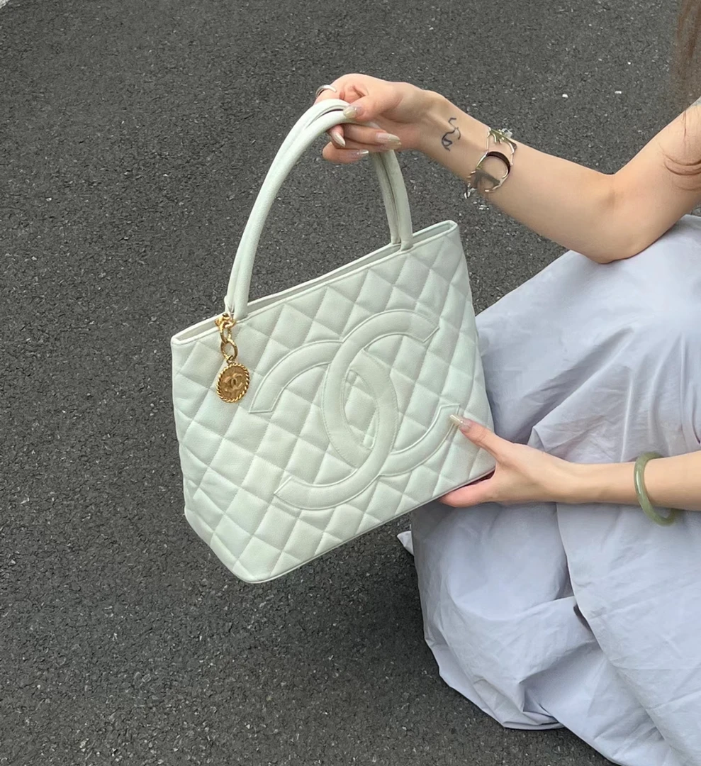 95新 Chanel/香奈儿 香奈儿白色希尔顿托特手提包75809