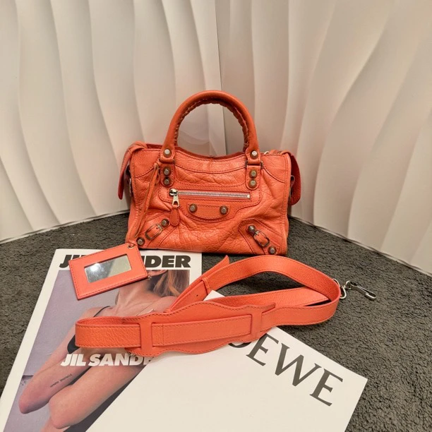 95新 Balenciaga/巴黎世家 巴黎世家 粉色机车单肩包 36345