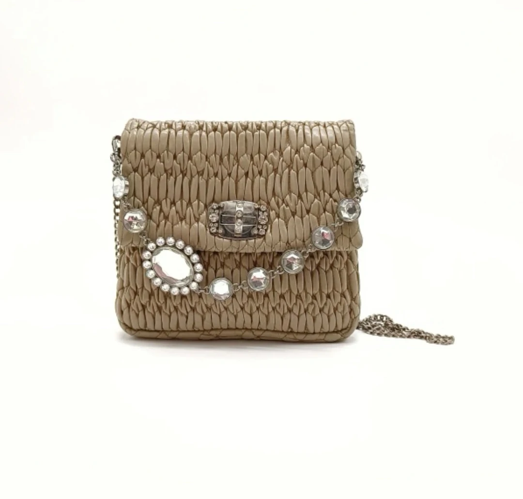 95新 MIU MIU/缪缪 MiuMiu/缪缪 奶茶色宝石链单肩斜挎包 15382