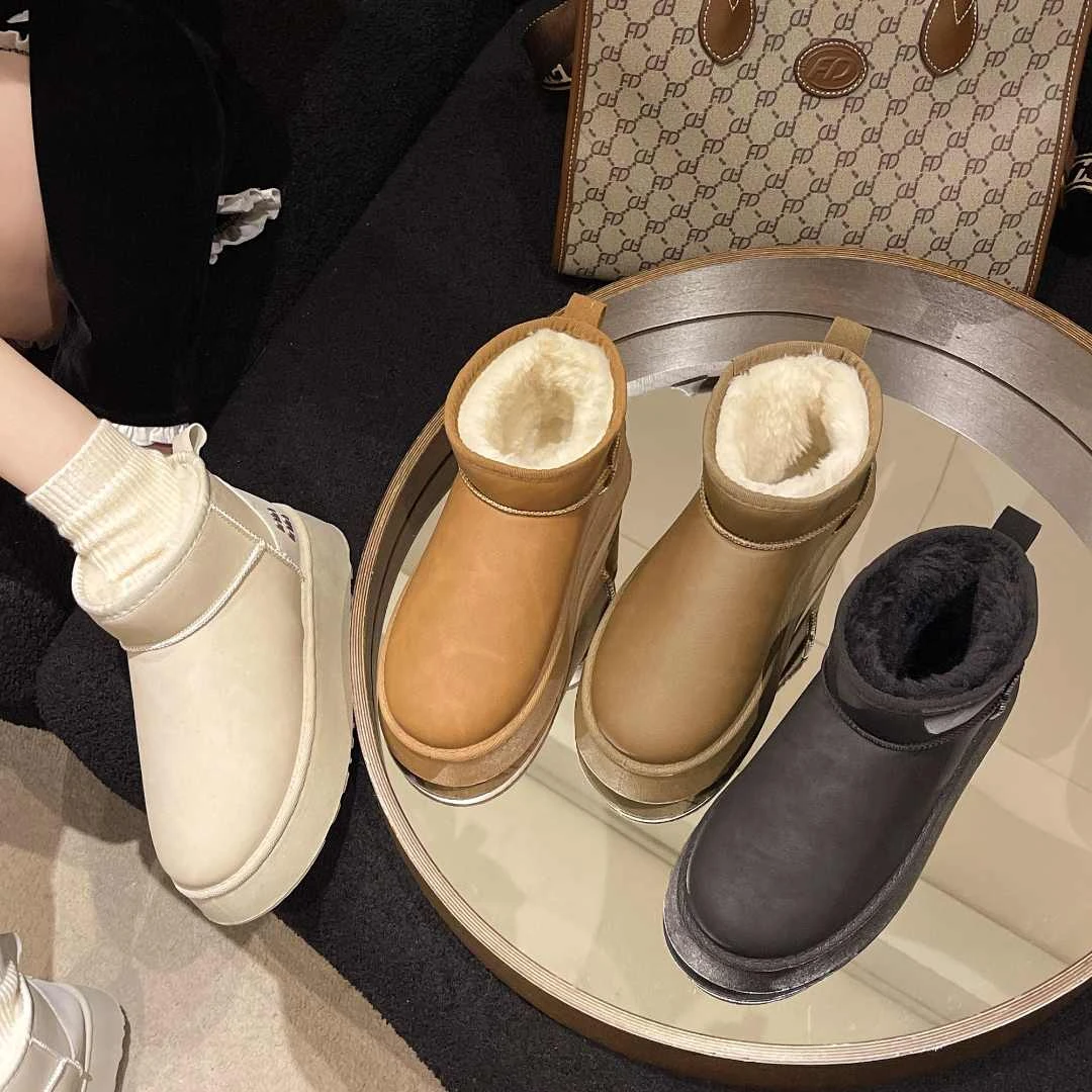 东北雪地靴女冬季保暖加绒加厚皮毛一体防水防滑厚底松糕时尚棉鞋