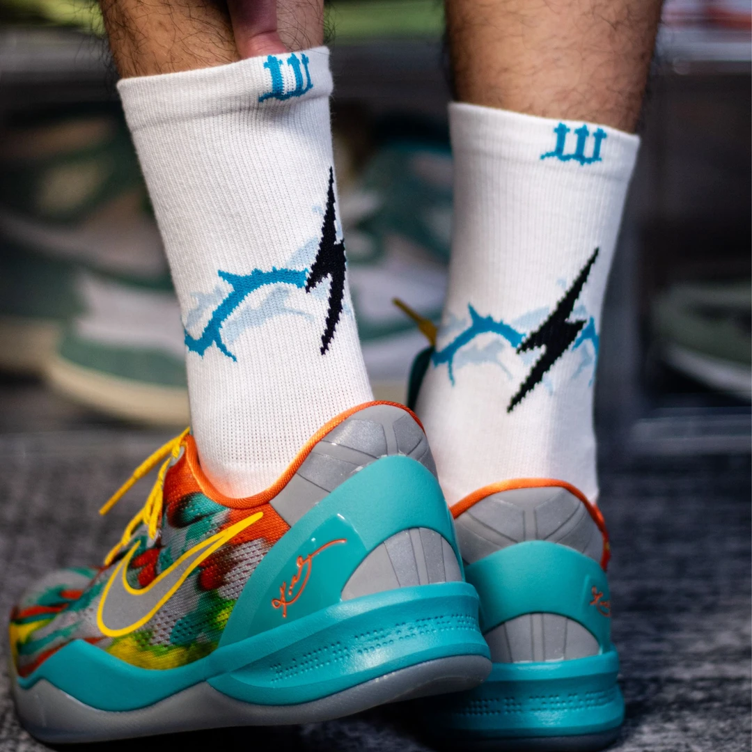 原创闪电荆棘运动潮袜中筒袜透气棉袜复古美式棉袜精梳棉