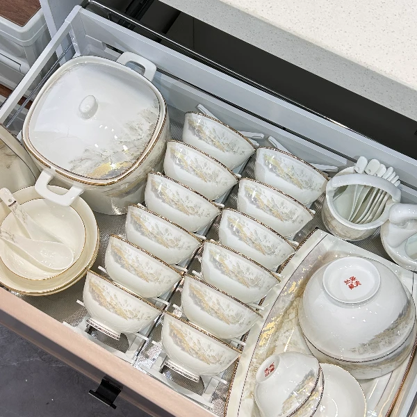 碗盘餐具套装家用轻奢景德镇陶瓷餐具套装高级感乔迁送礼碗盘组合