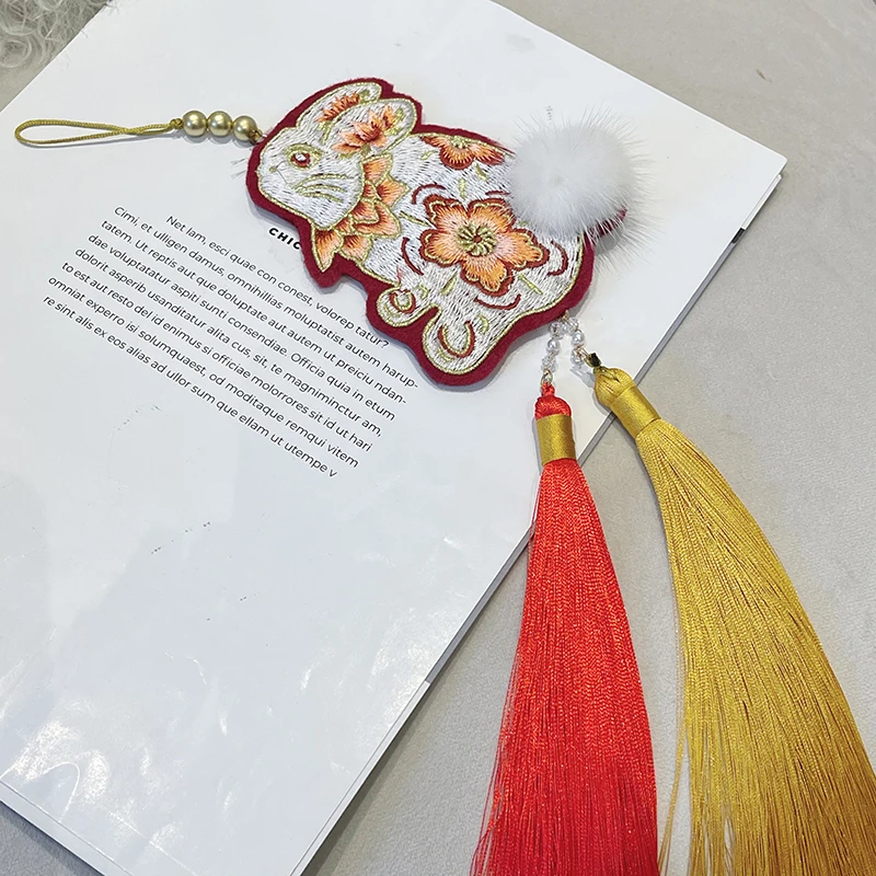 中国风玉兔流苏吊坠