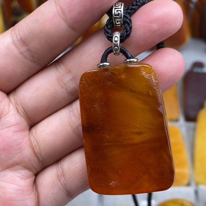 琥珀珠宝奇石未镶嵌