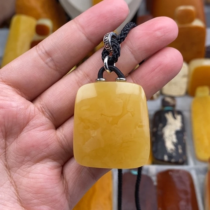 琥珀珠宝奇石未镶嵌