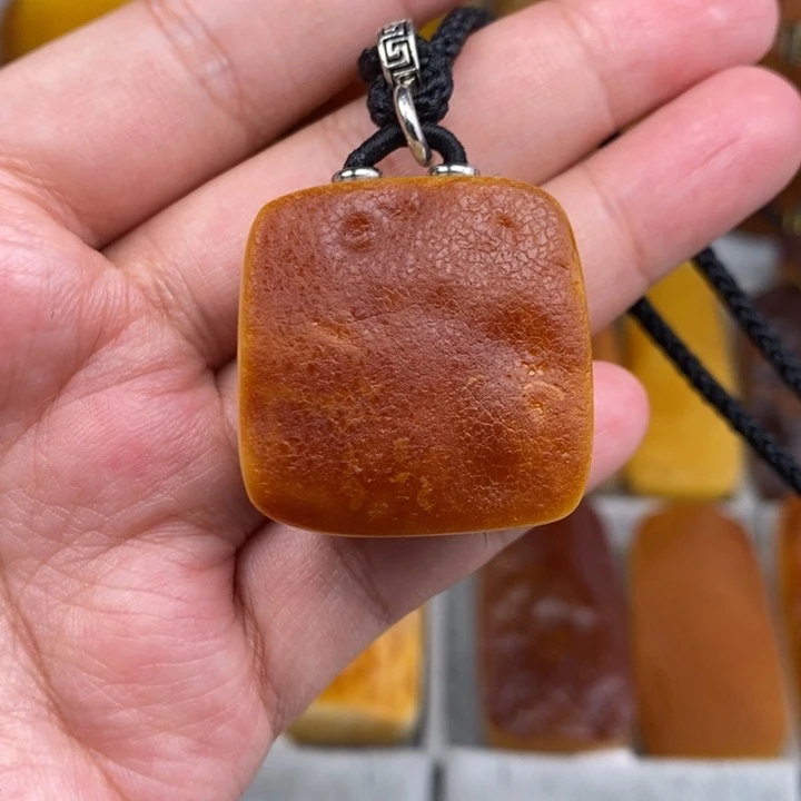 琥珀珠宝奇石未镶嵌
