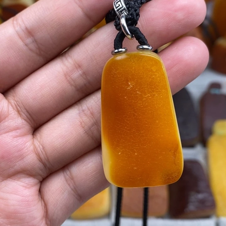 琥珀珠宝奇石未镶嵌