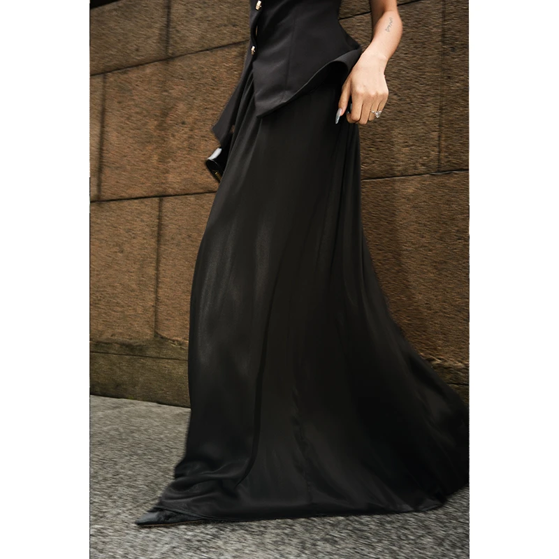 赵三观 非常百搭的黑色半裙