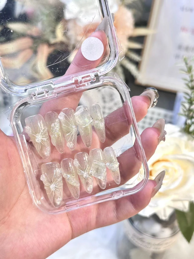 【绿色蝴蝶】绿色手绘拉丝蝴蝶大钻爆闪穿戴甲