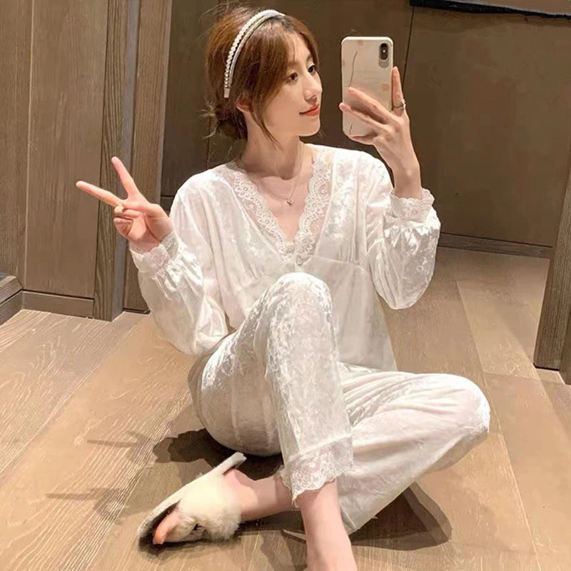 网红爆款雪花绒睡衣女春秋冬季简约轻奢花边甜美金丝绒家居服套装