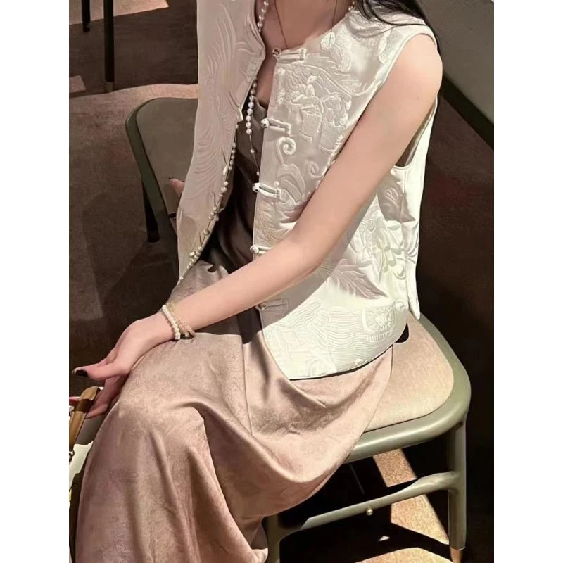 【深圳南油二姐】秋季新款气质时尚复古立体国风重工刺绣马甲89207