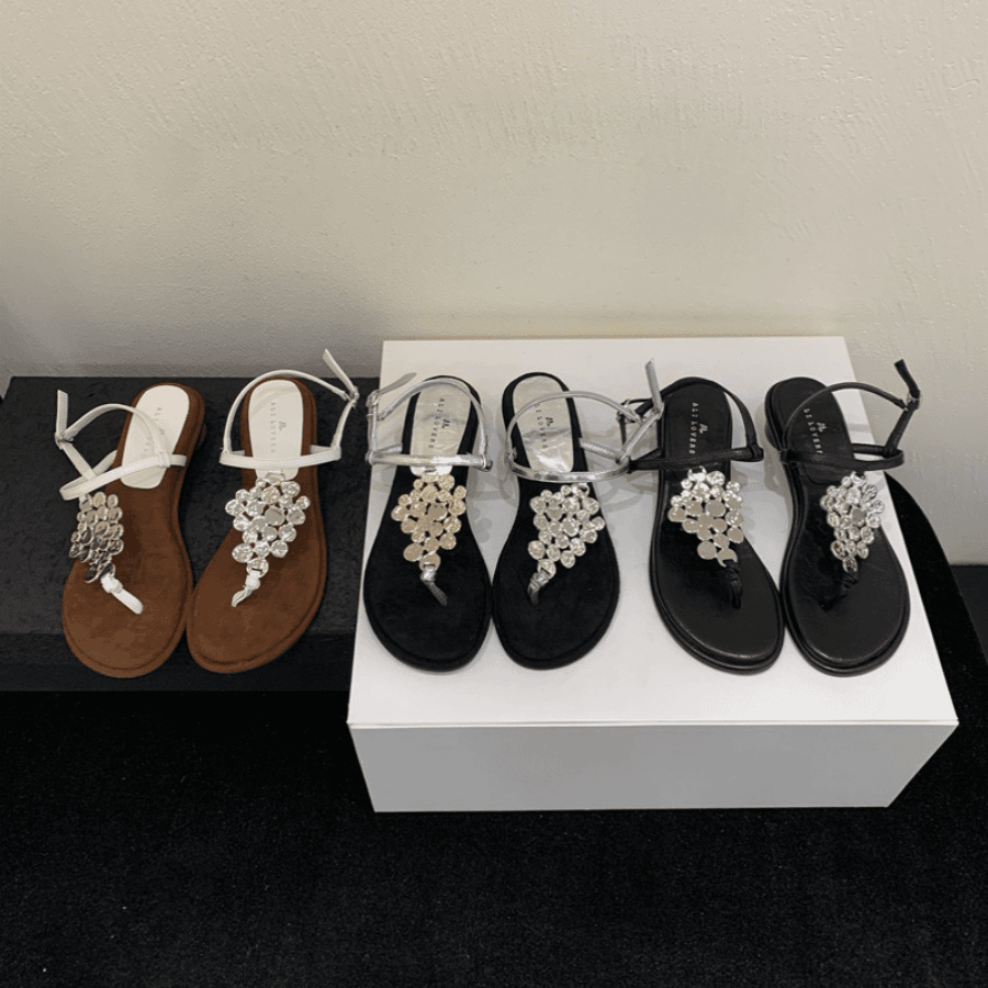 国潮金属夹趾丁字扣带凉鞋女2024年夏新款凉拖粗低跟罗马鞋人字拖