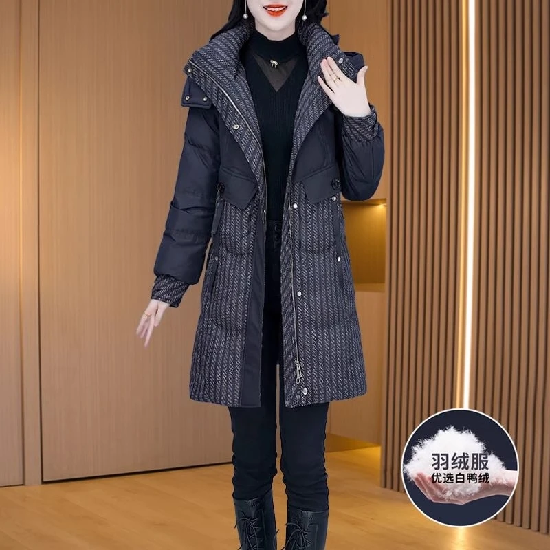 高端奢华平湖羽绒服女春冬2025新款洋气欧货中长款阔太太气质黑色