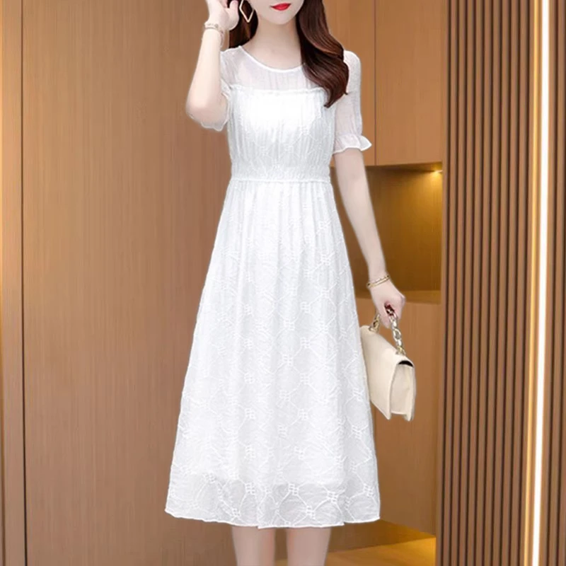 白色连衣裙子高级感夏小个子气质名媛女神范高端奢华品牌妈妈高贵