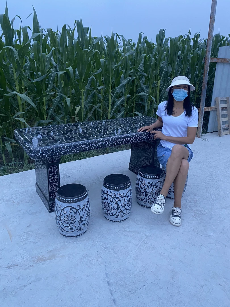 石桌石凳，青石材质