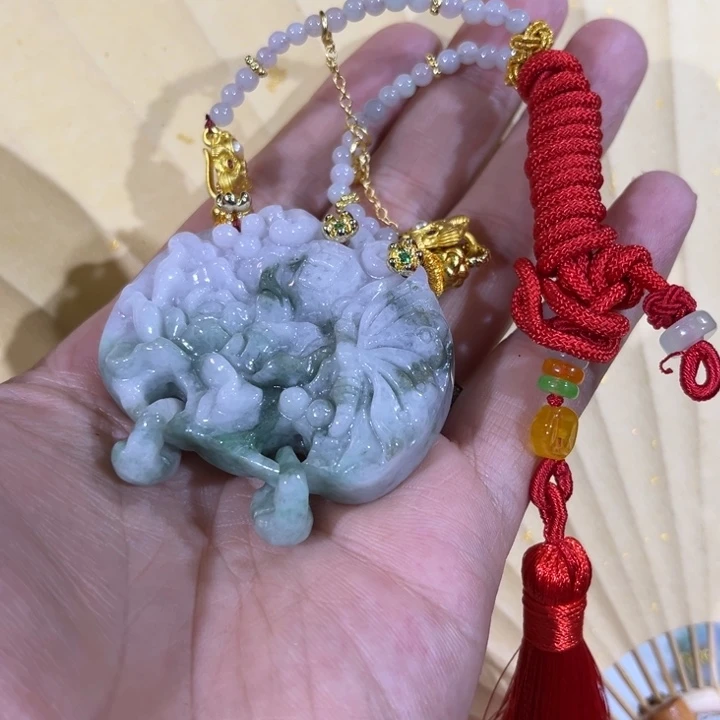 翡翠吊坠(赠链)未镶嵌代编织