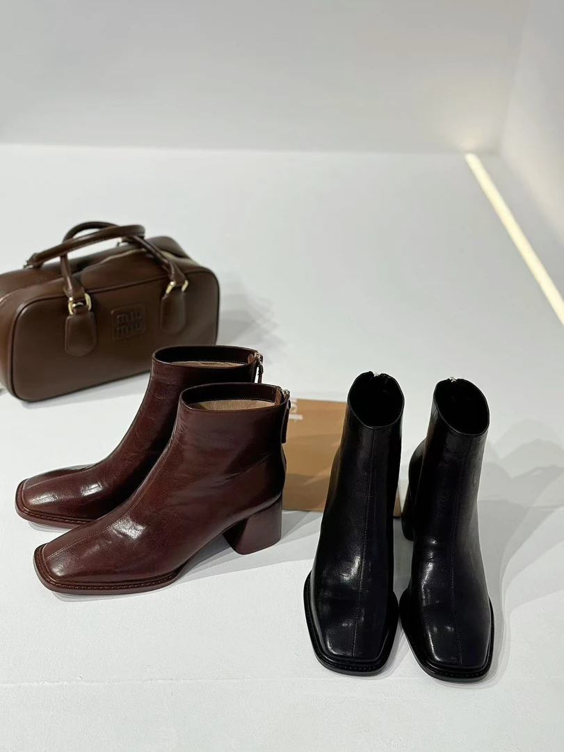 【聚新汇】8262-8新款中筒高跟时装通勤靴子真皮时尚经典