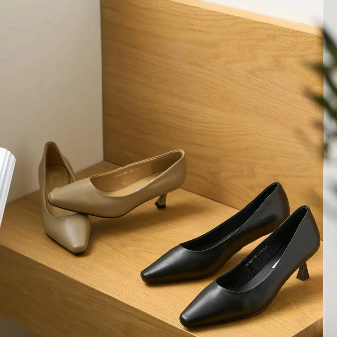 41孤品鞋子【聚新汇】夏日新款品牌真皮百搭经典简约休闲单鞋