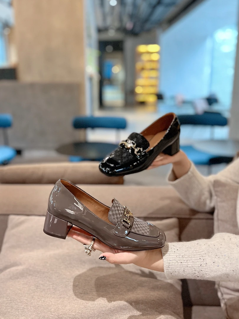 【聚新汇】9688-535秋款新款百搭真皮鞋平底一脚蹬浅口单鞋