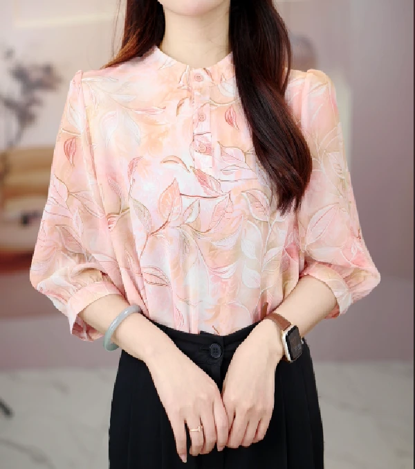 花飞蝶舞时尚设计感气质衬衫女夏季新款印花中袖小衫减龄洋气上衣