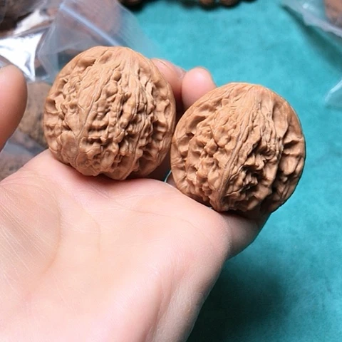 核桃核雕40大宽边一对