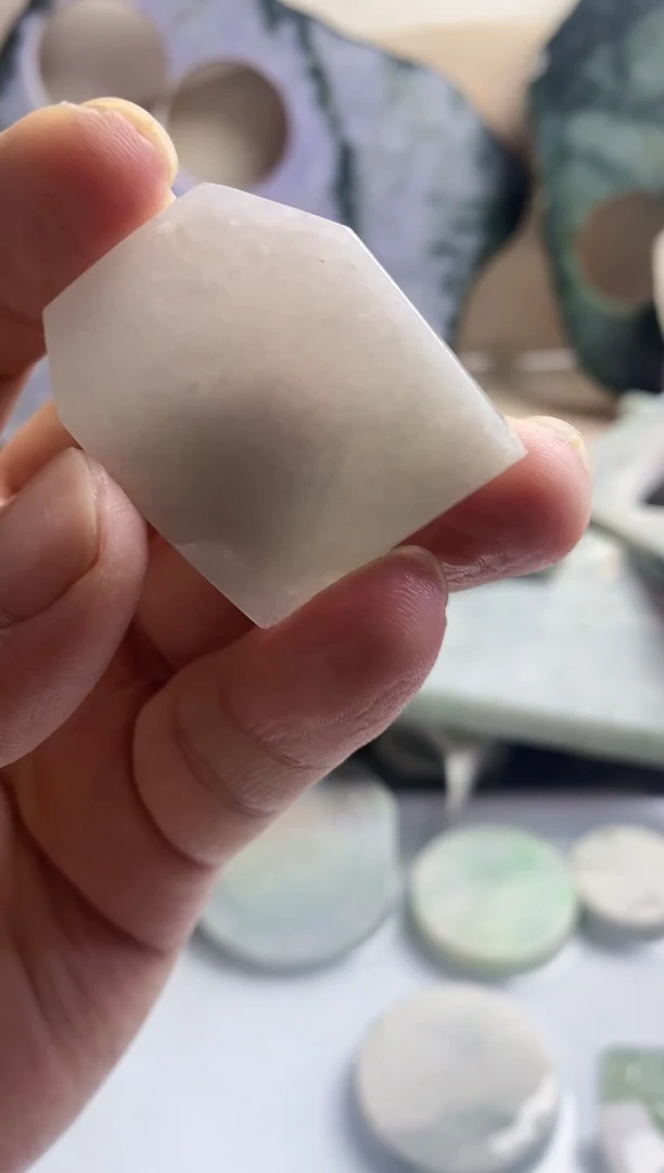 【闪购商品】翡翠挂件未镶嵌福华天然翡翠A货A779