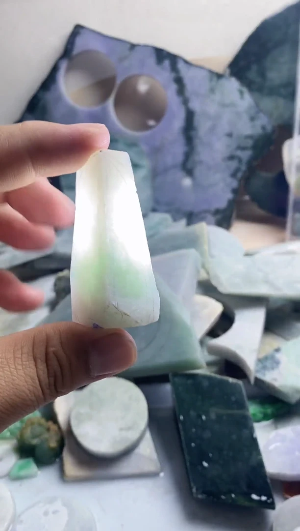 【闪购商品】翡翠挂件未镶嵌福华天然翡翠A货A803