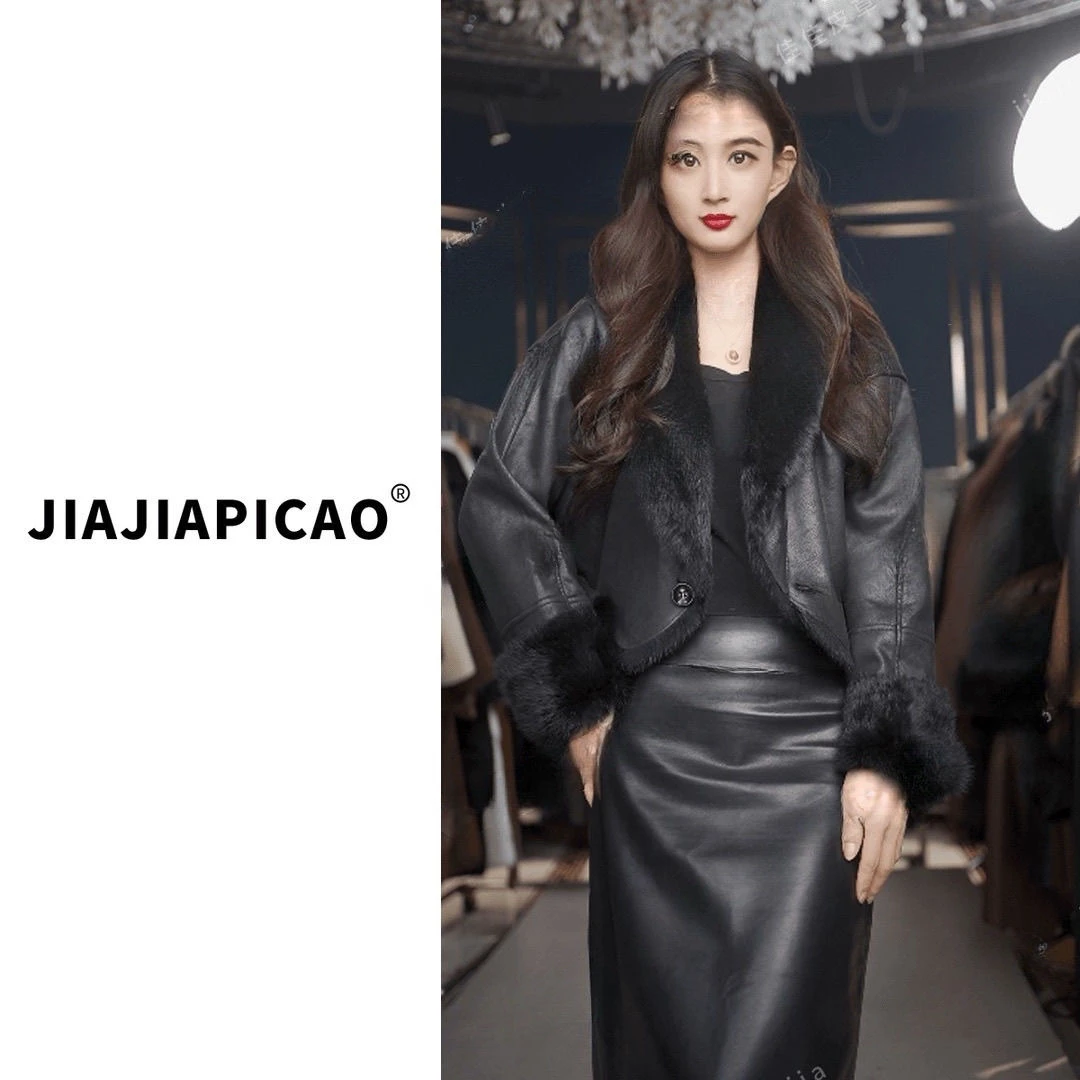 皮毛一体外套2024冬季简约短款保暖修身百搭外套女气质拼接