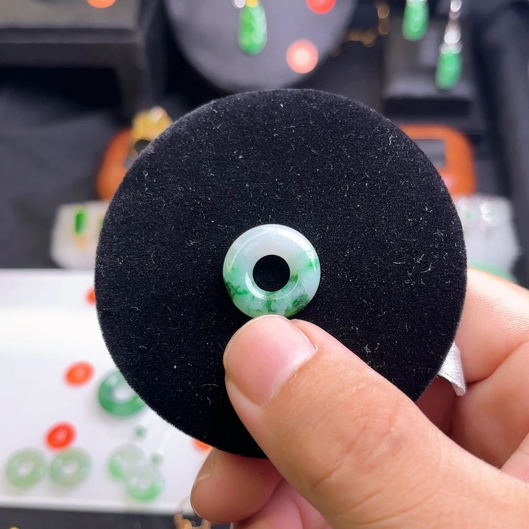 翡翠颈饰未镶嵌甜甜圈吊坠