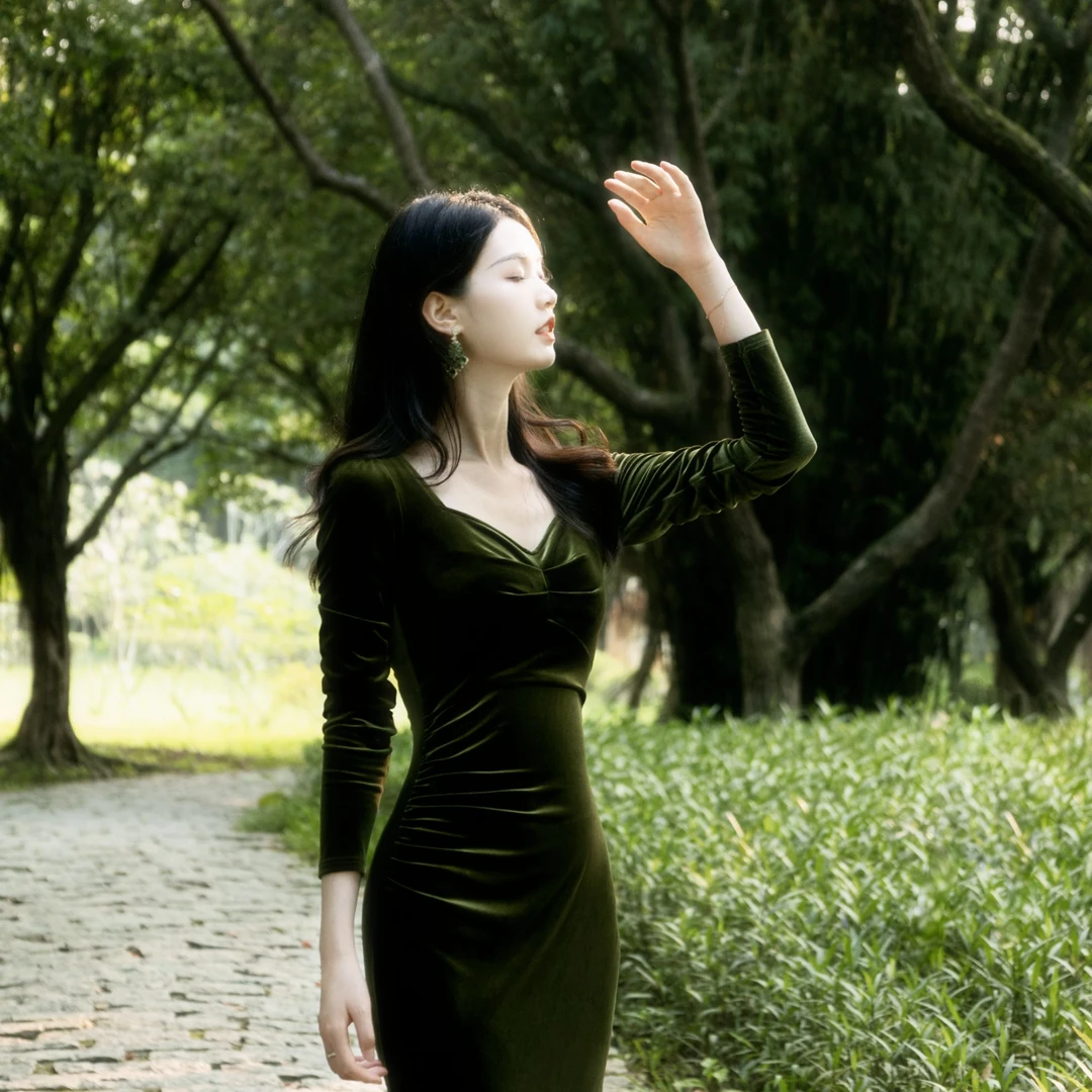 QIQI【绿茵】秋冬上新高级定制显瘦收腰气质减龄连衣裙40258