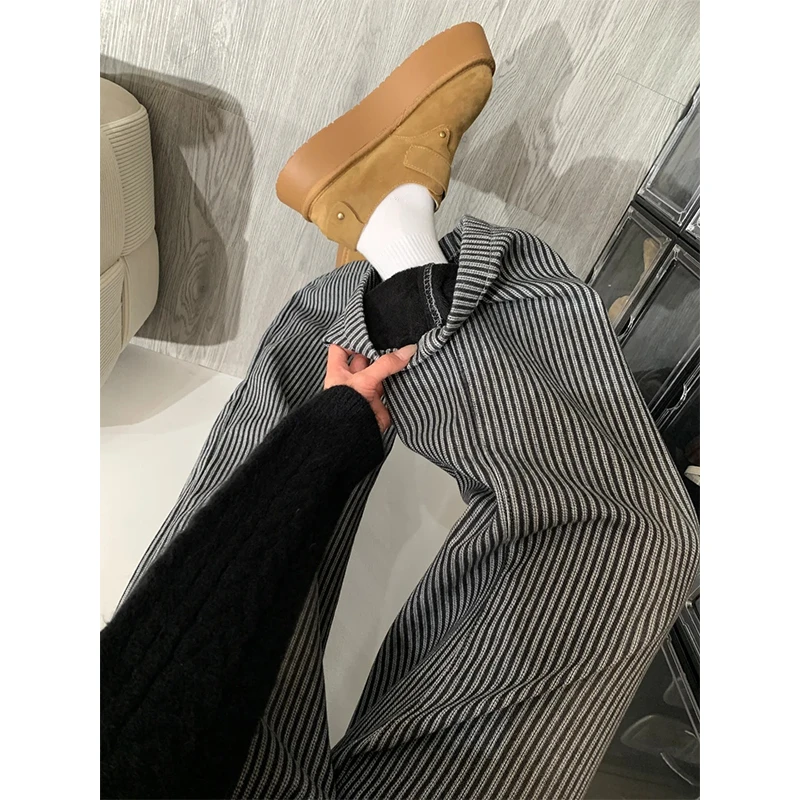 黑色加绒条纹阔腿牛仔裤女设计感冬季新款高腰直筒宽松显瘦拖地裤