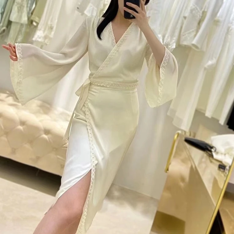 【深圳南油高端定制女装】花边钉珠套装