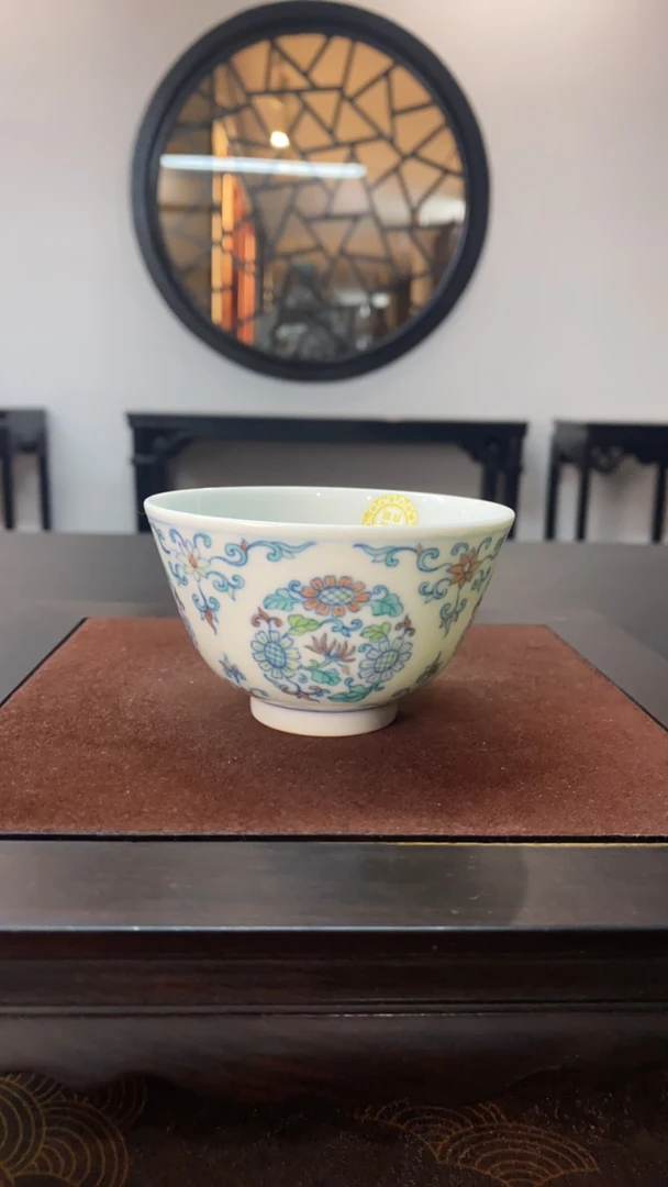 涂杏花窑斗彩四季团花杯