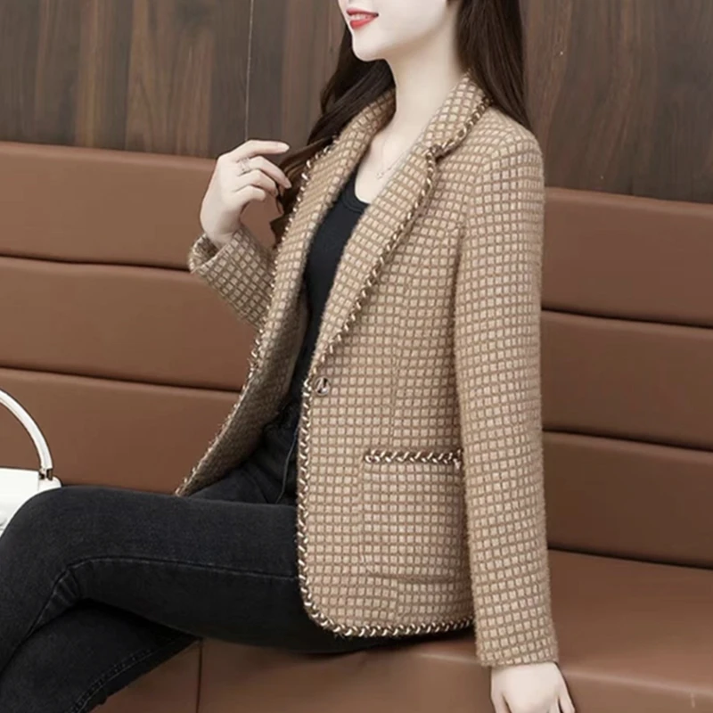 俞兆林妈妈春装小香风格子毛呢外套时尚中老年女春秋洋气短款小西