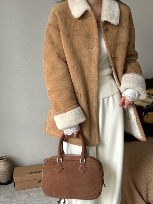 单面穿皮毛一体羊羔毛外套女别致新款慵懒加厚翻领羊羔绒保暖大衣